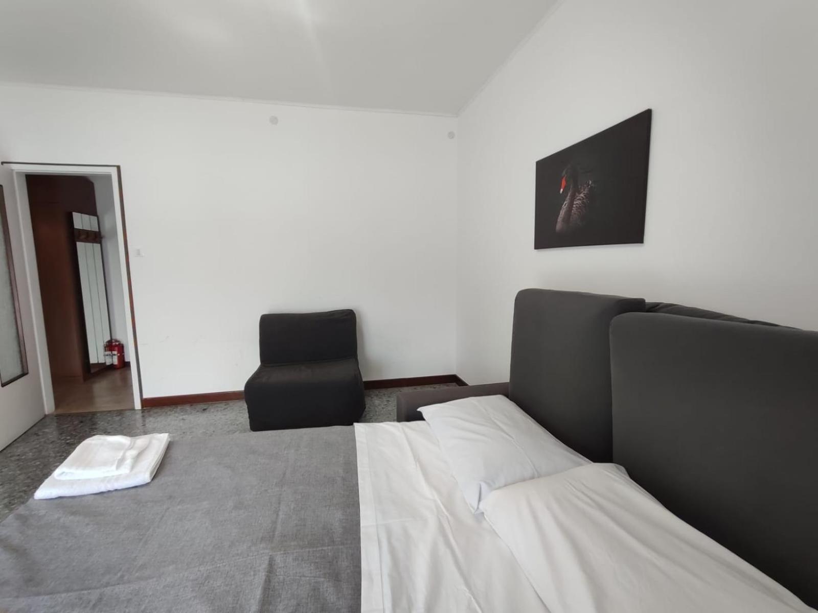 The Black Swan Apartment Триест Екстериор снимка